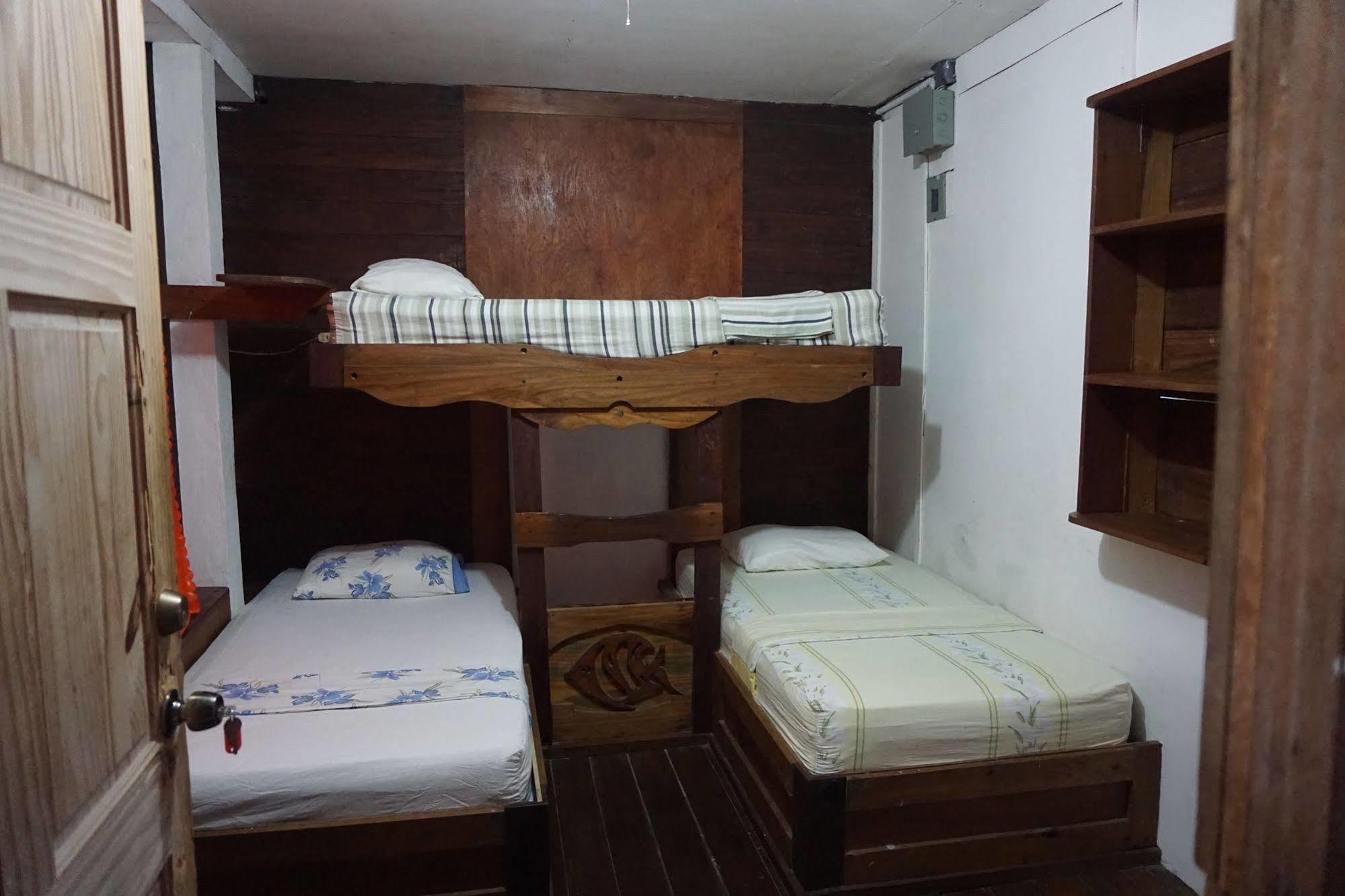 Spanish By The Sea - Bocas โบกัสทาวน์ ภายนอก รูปภาพ